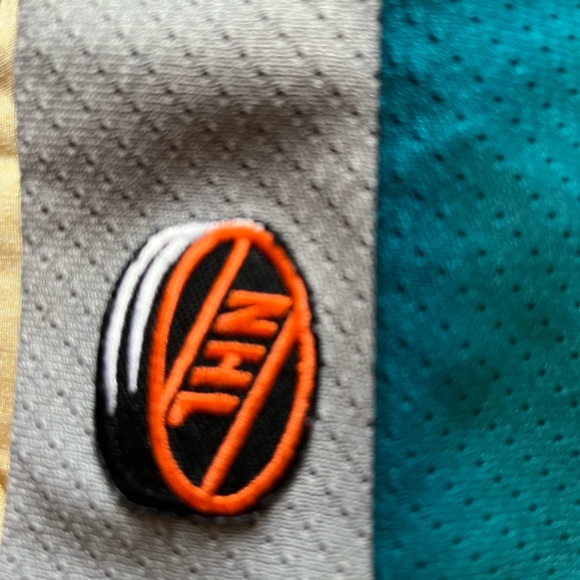 Men’s San Jose Sharks Jersey size small koho - Picture 8 of 9